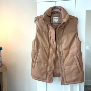 Abercrombie and Fitch Women’s Vegan Leather Vest Size Small